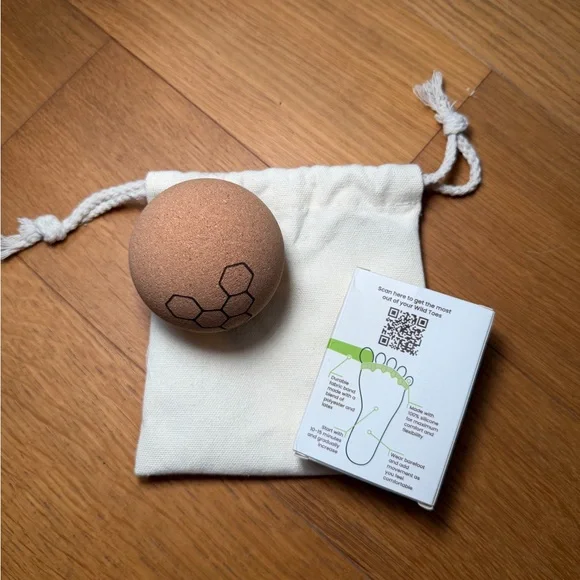 Vivo barefoot Natural Cork Massage Ball & Wild Toes Set New - Picture 3 of 11